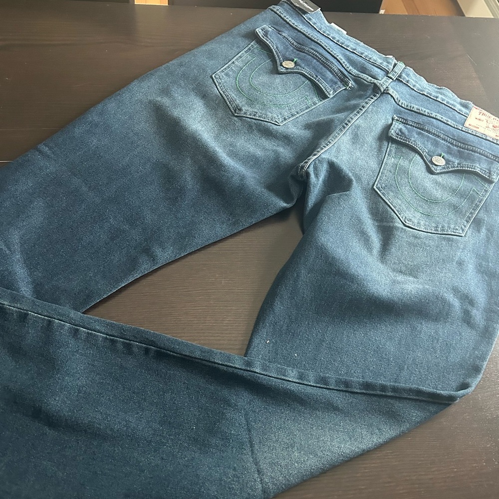 NWT True Religion Ricky Relaxed Straight Jeans Mens 38x34 Dark Flap Pockets - Picture 2 of 4